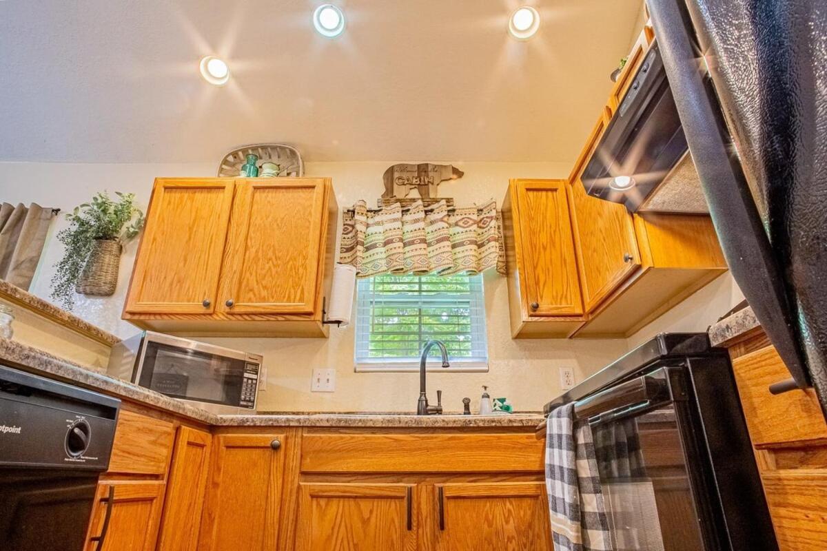 Cabin C In The Gatlinburg Art & Craft Community Экстерьер фото