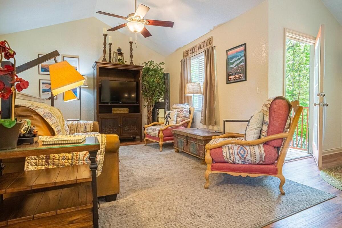 Cabin C In The Gatlinburg Art & Craft Community Экстерьер фото